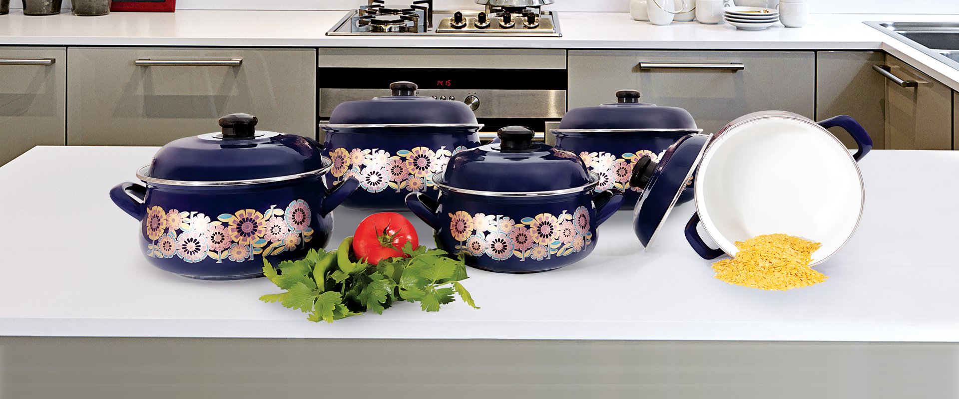 ENAMEL EARTHENWARE CASSEROLES